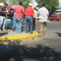A balazos, grupos priistas repliegan a Sección 22 en Oaxaca; maestros boicotearían evento de Murat