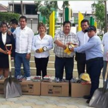 Ayuntamiento entrega material de trabajo a personal de Limpia Pública de Loma Bonita