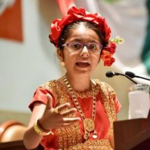Recibe Congreso de Oaxaca a niña difusora de los derechos de la niñez