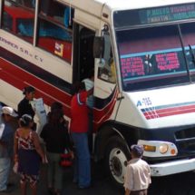 Golpe a la economía de familias en Oaxaca; proponen transportistas subir a $10 el costo del pasaje