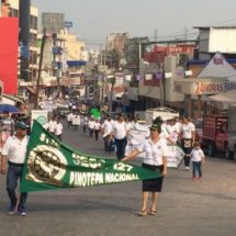 Marchan en Pinotepa Nacional por el día del trabajo