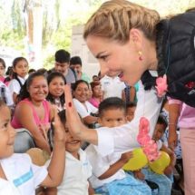 Ivette Morán de Murat lleva Programa «Juntos» a San Juan Bautista Cuicatlán