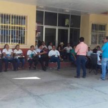 Paralizan labores empleados de Salud en Juchitán