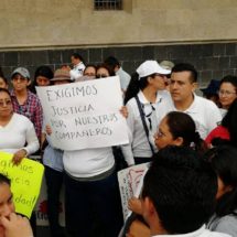 Custodios de Morelos se manifiestan en el Zócalo capitalino
