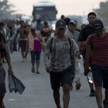 Migrantes exigen a AMLO atender solicitudes de asilo