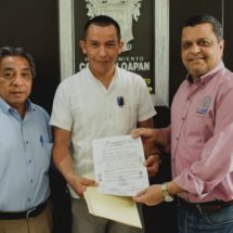 Da Raúl Hermida certeza jurídica a escuelas de Cosamalopan
