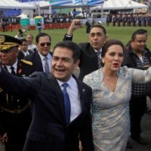 La Fiscalía de Nueva York acusa al presidente de Honduras de recibir un millón de dólares de El Chapo