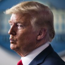 Trump pretende relajar las restricciones antes del 12 de abril mientras los casos se disparan en Estados Unidos