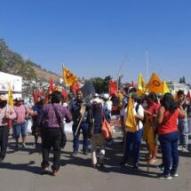 Inicia semana con bloqueos y protestas en Oaxaca
