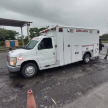 INM detiene ambulancia con 36 migrantes extranjeros en Tabasco
