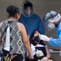 La pandemia cumple dos años en México con persistente dolor y nueva esperanza