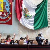 Autoriza Congreso cambio de regidoras en Tataltepec y Chihuitán