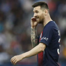 Messi se despide del PSG abucheado y con derrota ante Clermont