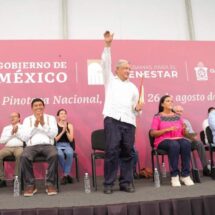 En su visita a Oaxaca el Presidente Andrés Manuel López Obrador destacó el impacto positivo que los programas sociales que impulsa su gobierno tienen en el pueblo oaxaqueño y mexicano